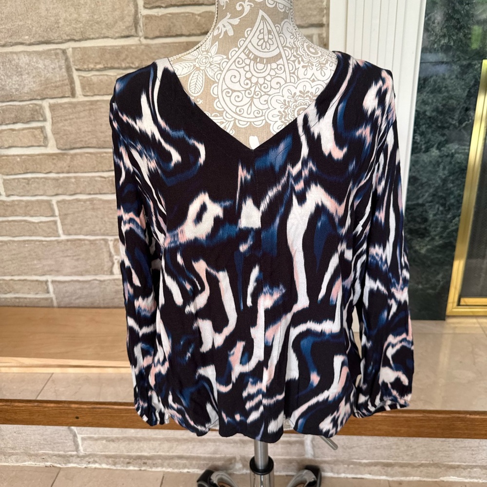 Liverpool v neck batik pattern blouse - open back - Szie medium